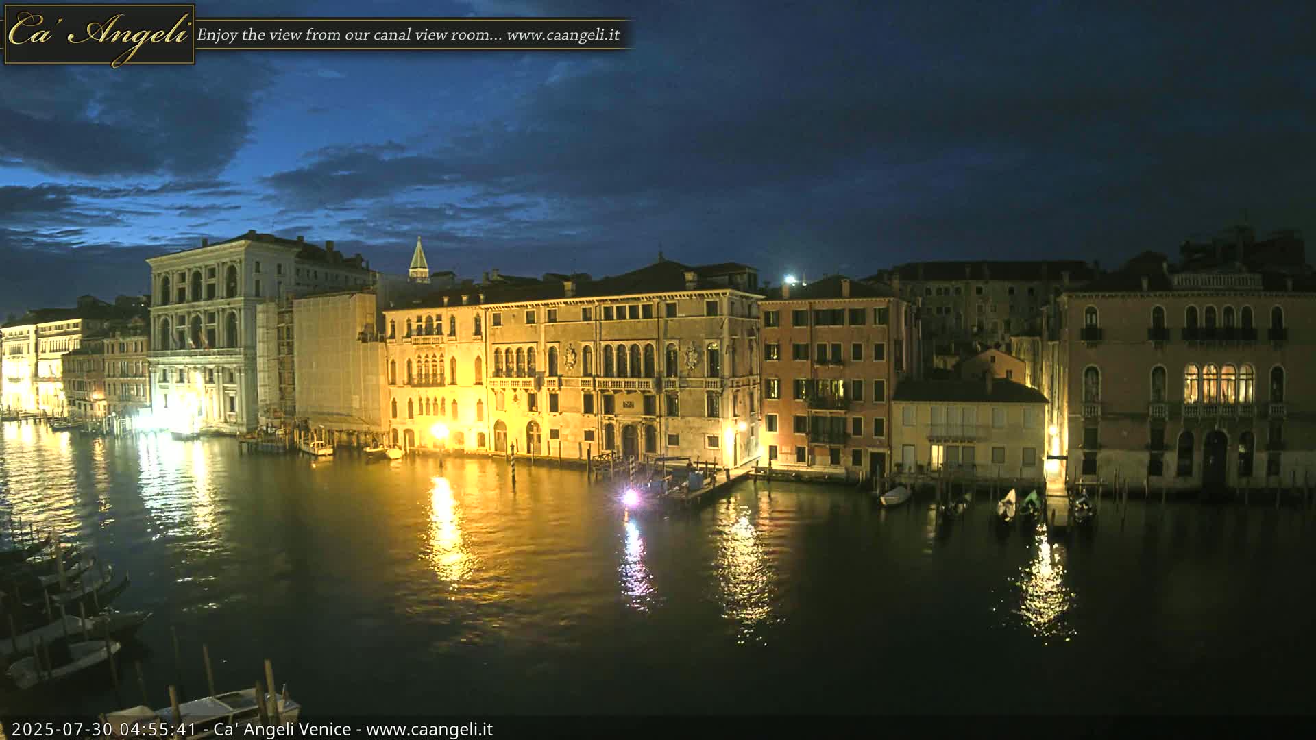 Venice Boats in Grand Canal Live Cam - Venice, Veneto, Italy
