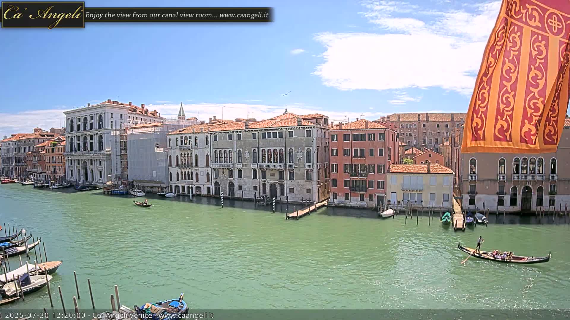 Venice Boats in Grand Canal Live Cam - Venice, Veneto, Italy