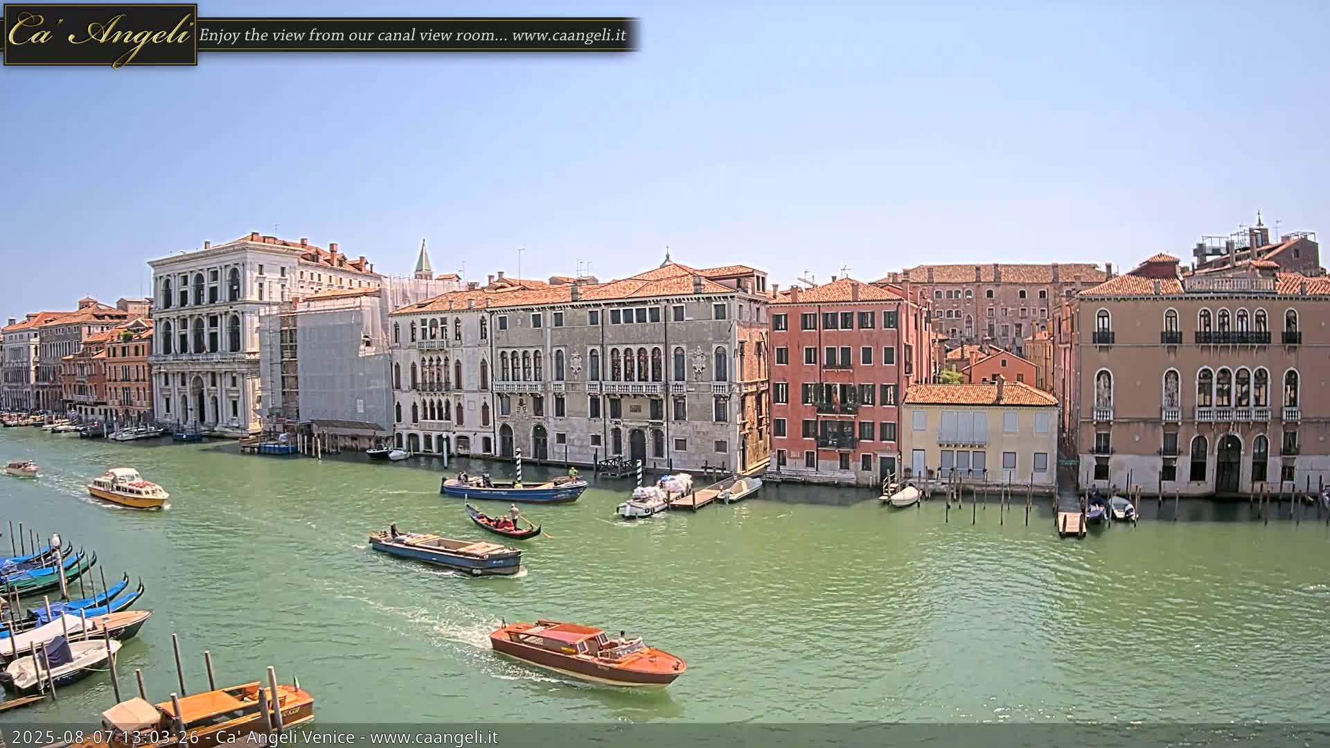 Venice Boats in Grand Canal Live Cam - Venice, Veneto, Italy