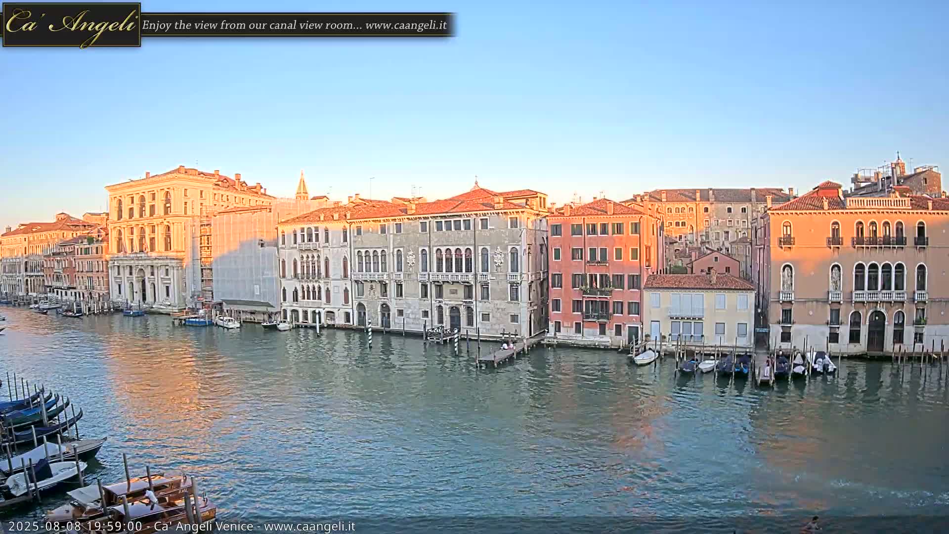 Venice Boats in Grand Canal Live Cam - Venice, Veneto, Italy