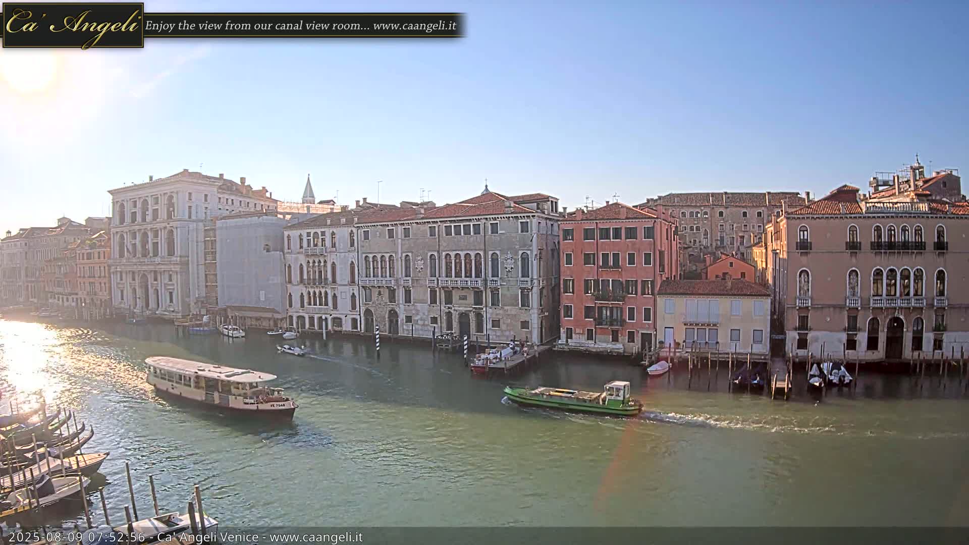 Venice Boats in Grand Canal Live Cam - Venice, Veneto, Italy