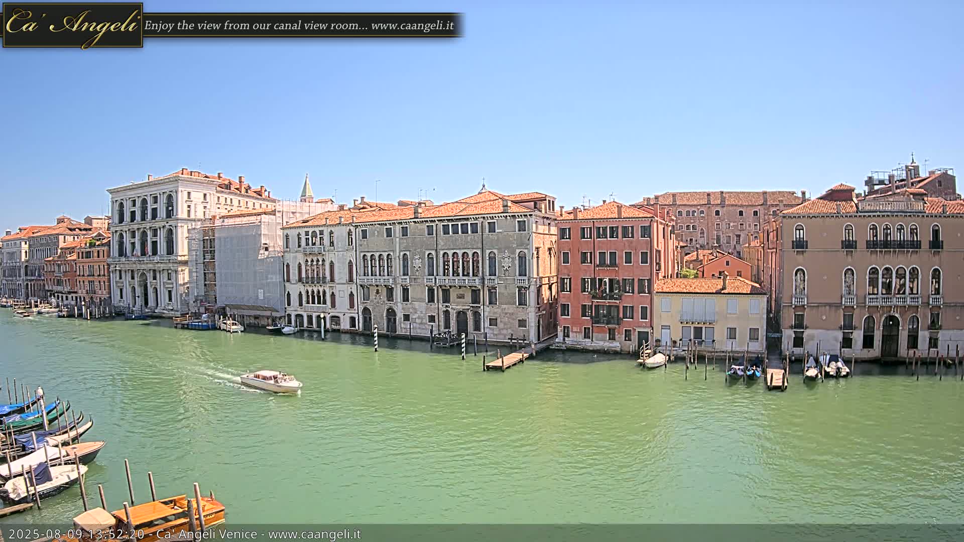 Venice Boats in Grand Canal Live Cam - Venice, Veneto, Italy
