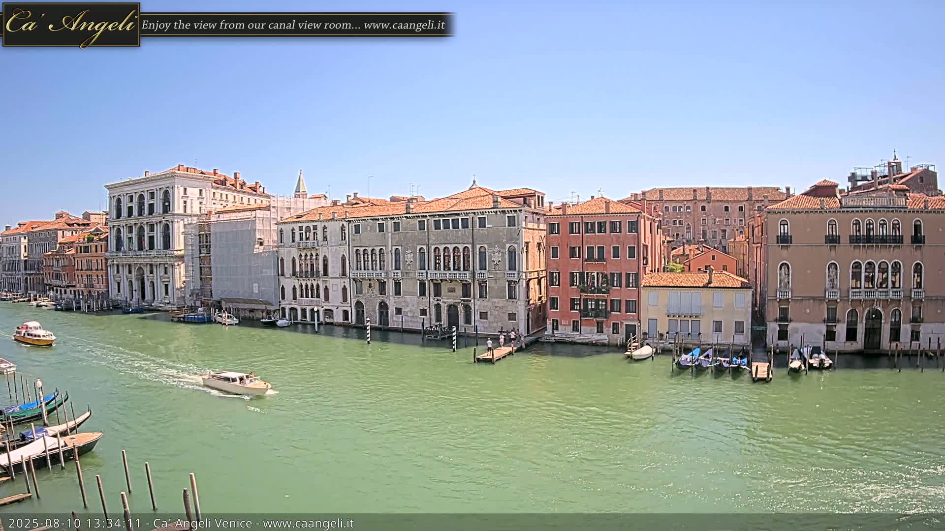 Venice Boats in Grand Canal Live Cam - Venice, Veneto, Italy