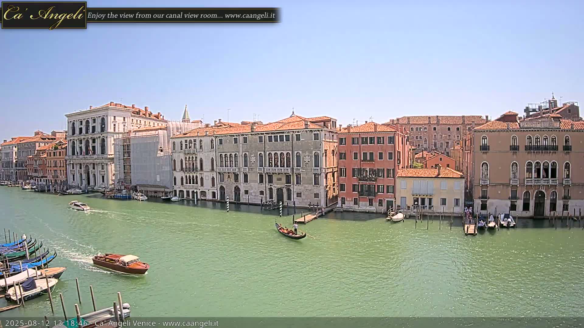 Venice Boats in Grand Canal Live Cam - Venice, Veneto, Italy