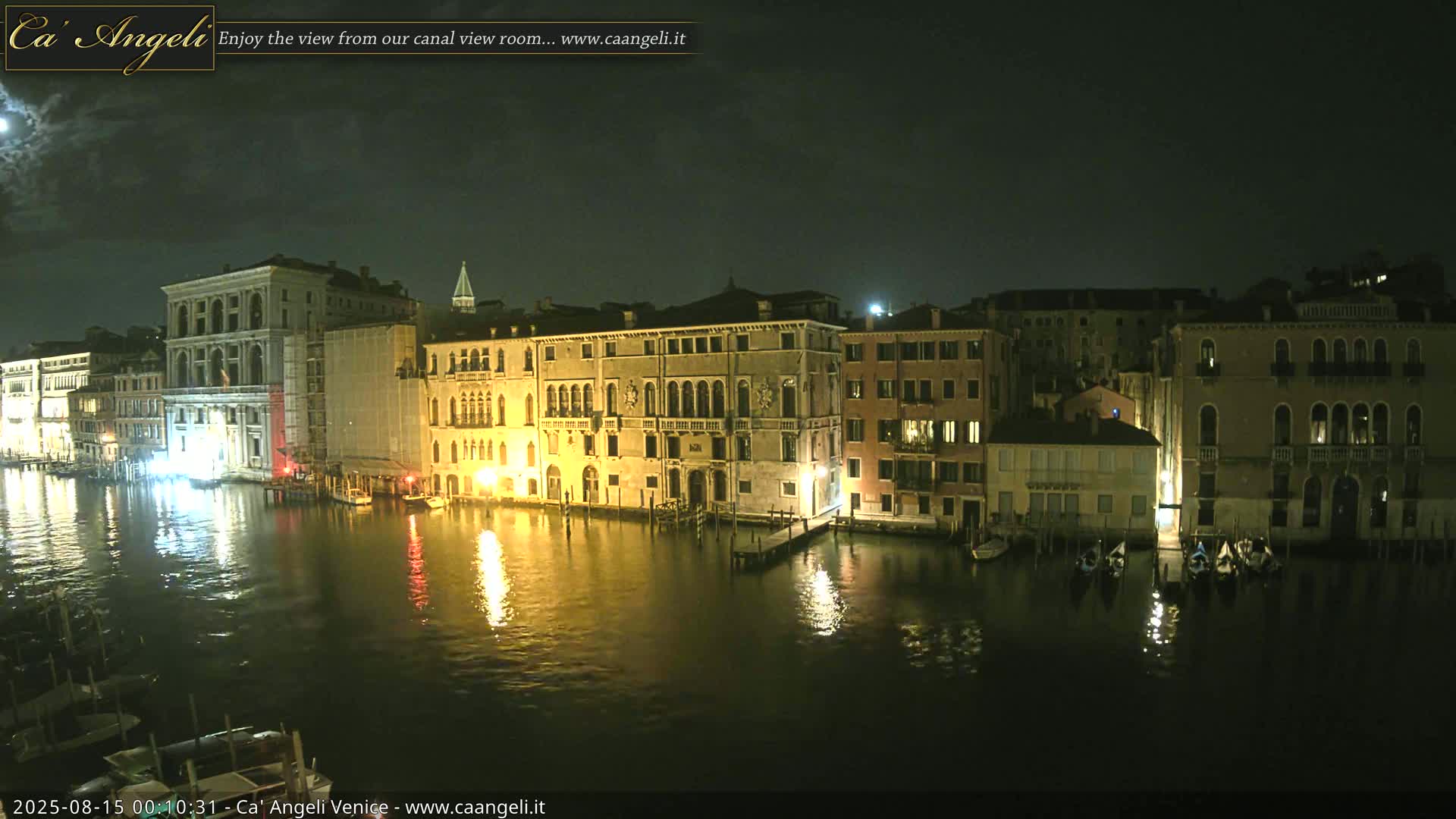 Venice Boats in Grand Canal Live Cam - Venice, Veneto, Italy