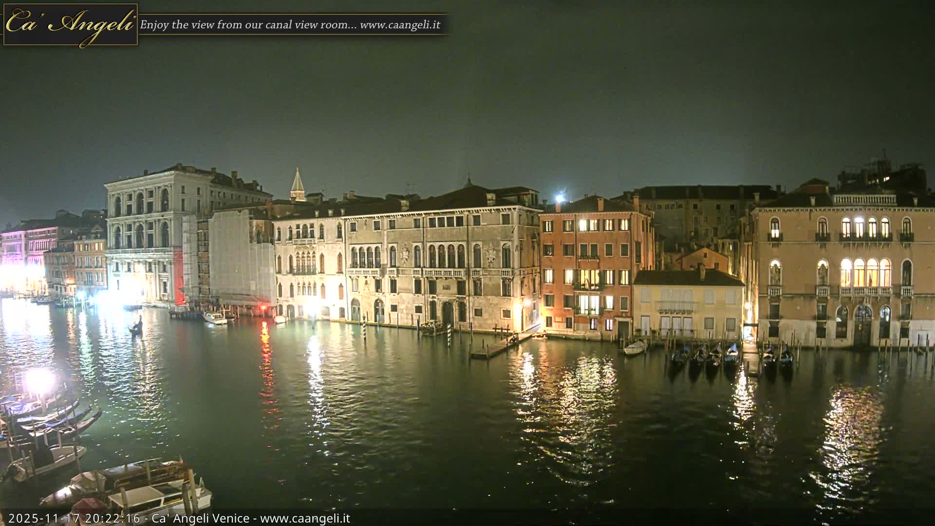Venice Boats in Grand Canal Live Cam - Venice, Veneto, Italy