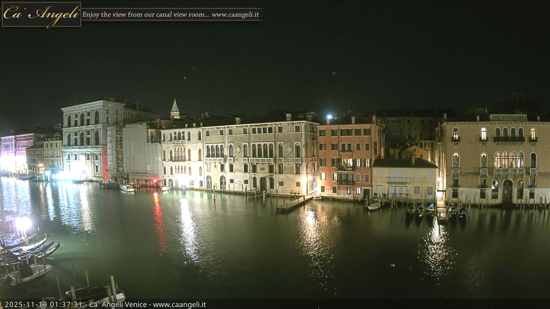 Venice Boats in Grand Canal Live Cam - Venice, Veneto, Italy