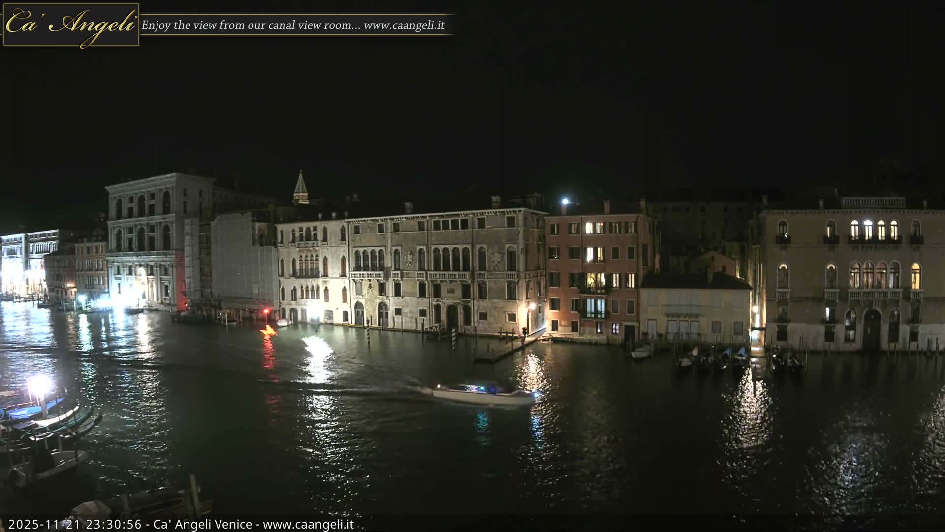 Venice Boats in Grand Canal Live Cam - Venice, Veneto, Italy