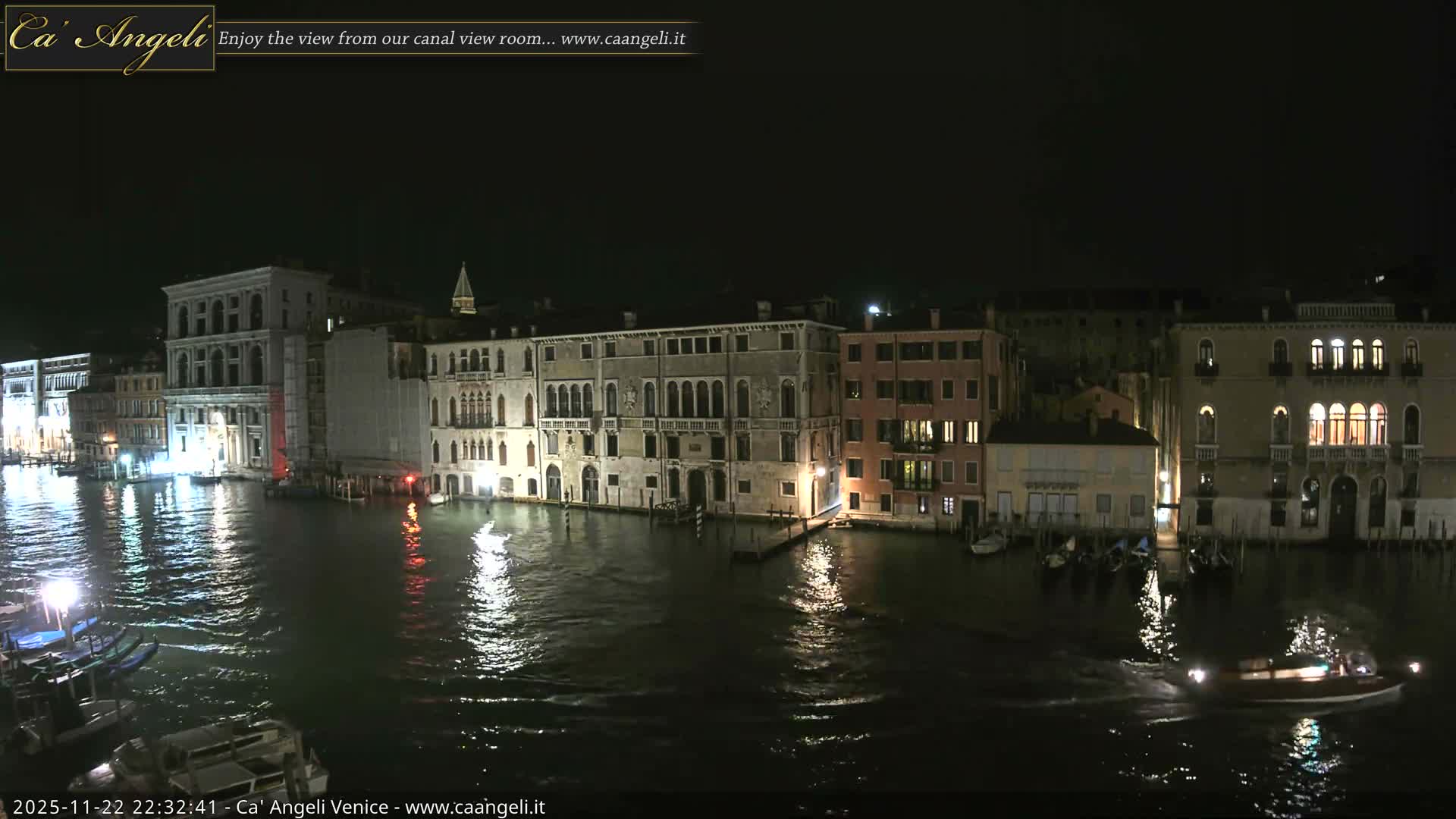 Venice Boats in Grand Canal Live Cam - Venice, Veneto, Italy