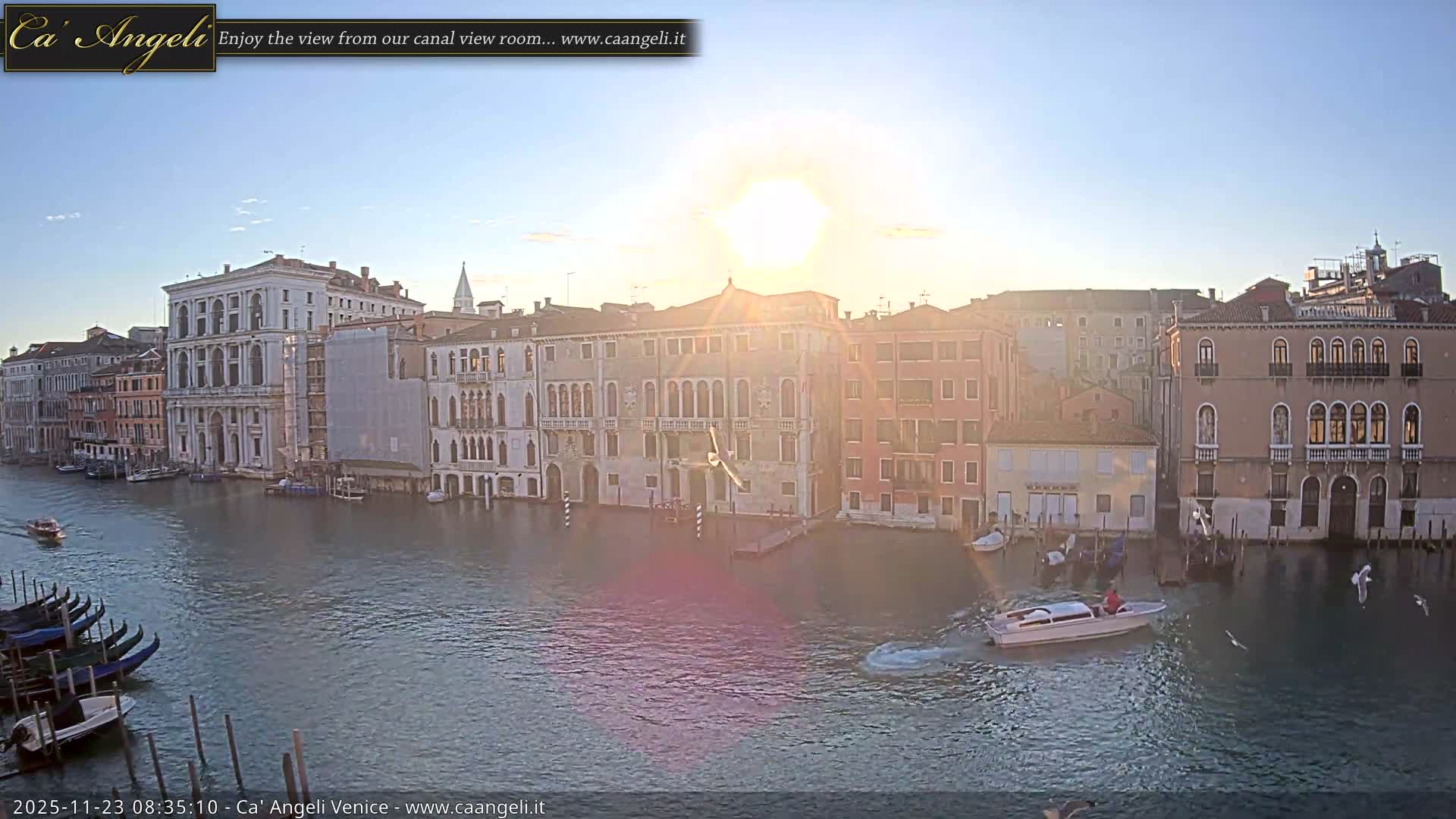 Venice Boats in Grand Canal Live Cam - Venice, Veneto, Italy