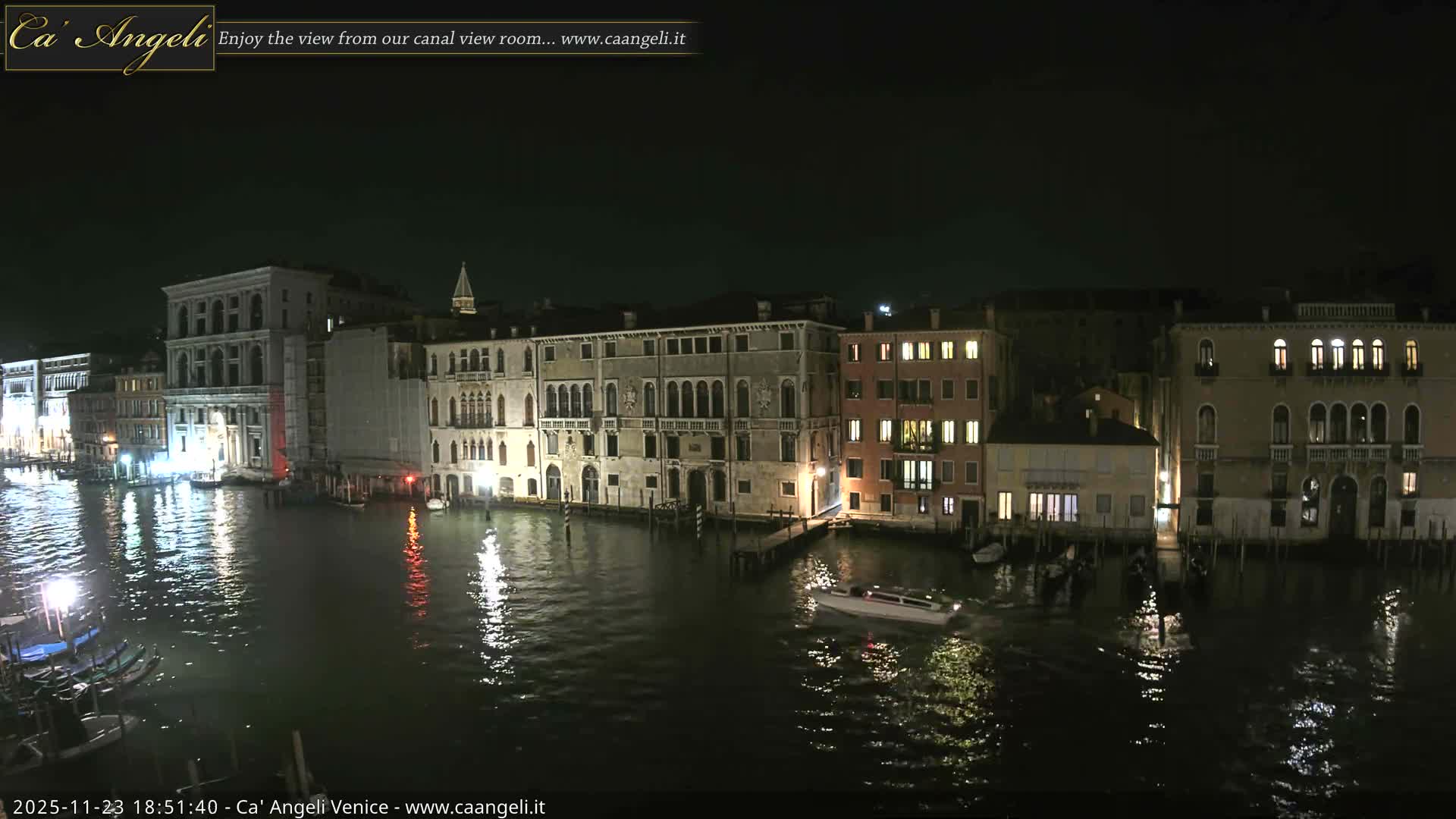 Venice Boats in Grand Canal Live Cam - Venice, Veneto, Italy
