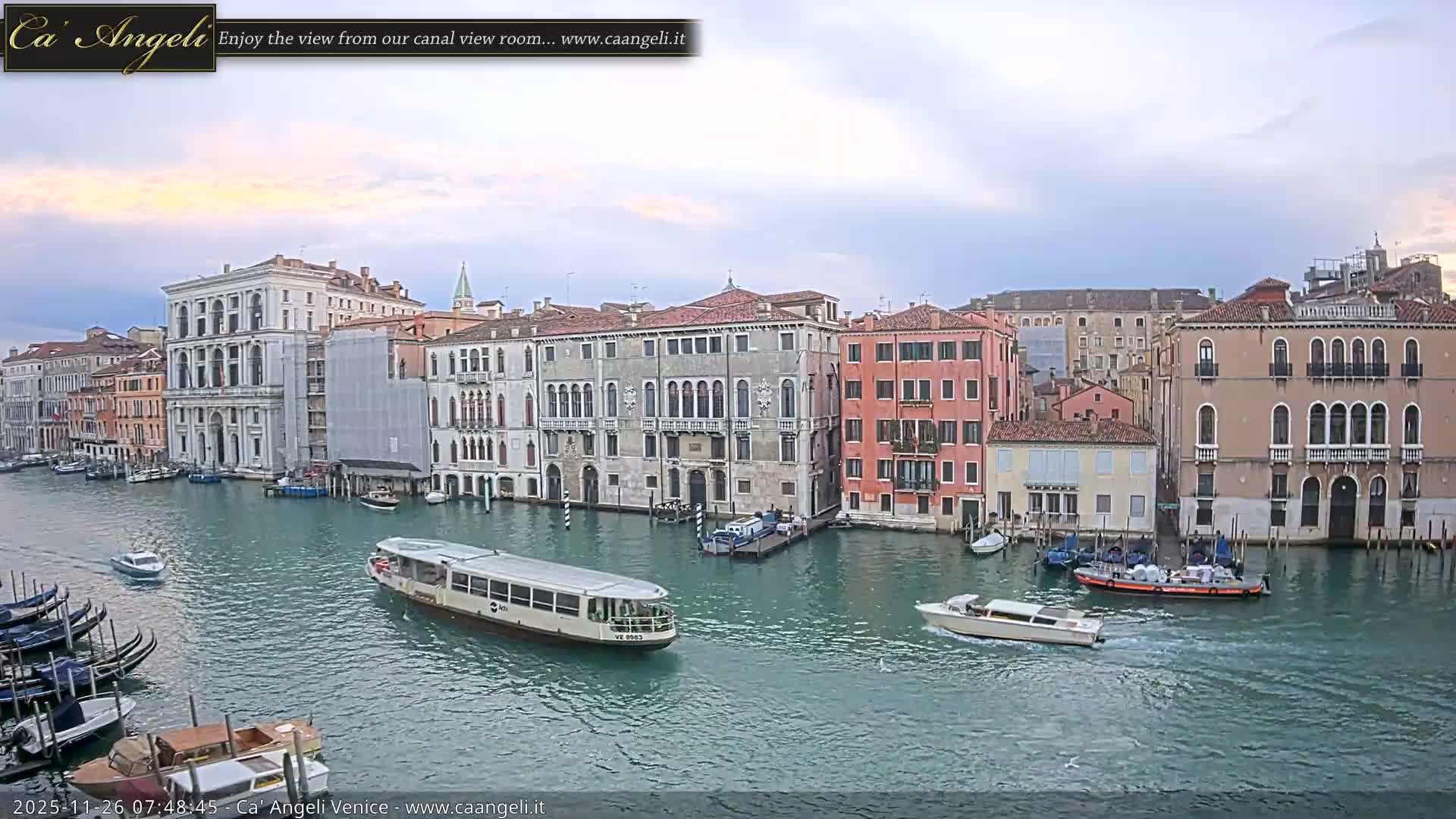 Venice Boats in Grand Canal Live Cam - Venice, Veneto, Italy