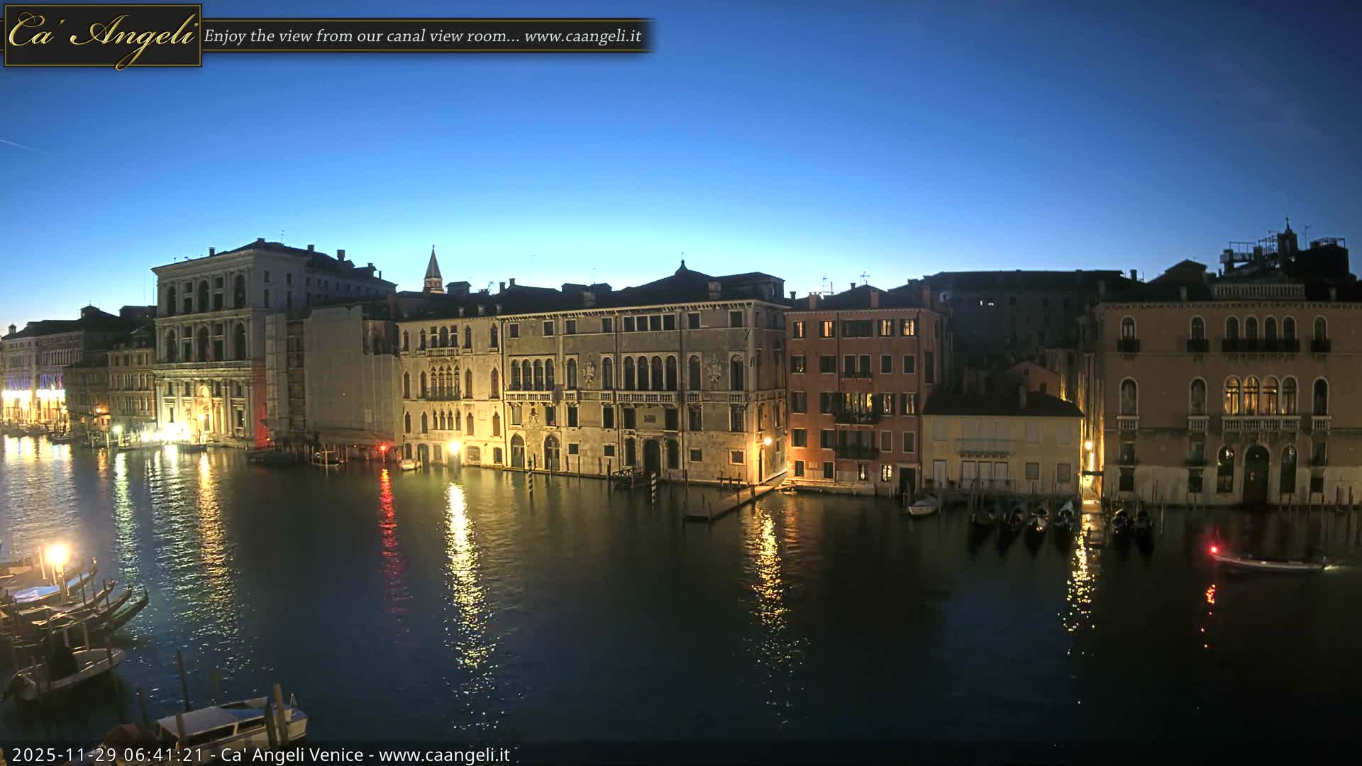 Venice Boats in Grand Canal Live Cam - Venice, Veneto, Italy
