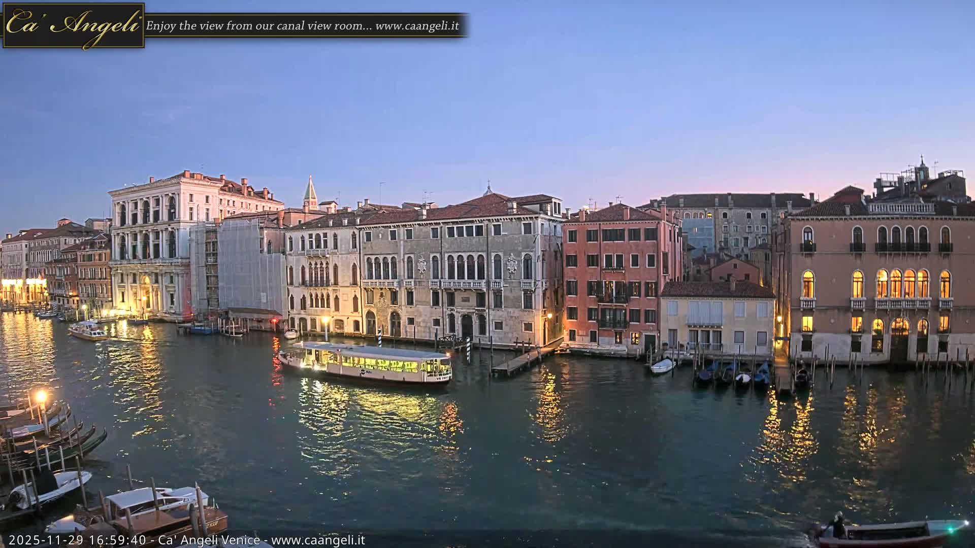 Venice Boats in Grand Canal Live Cam - Venice, Veneto, Italy