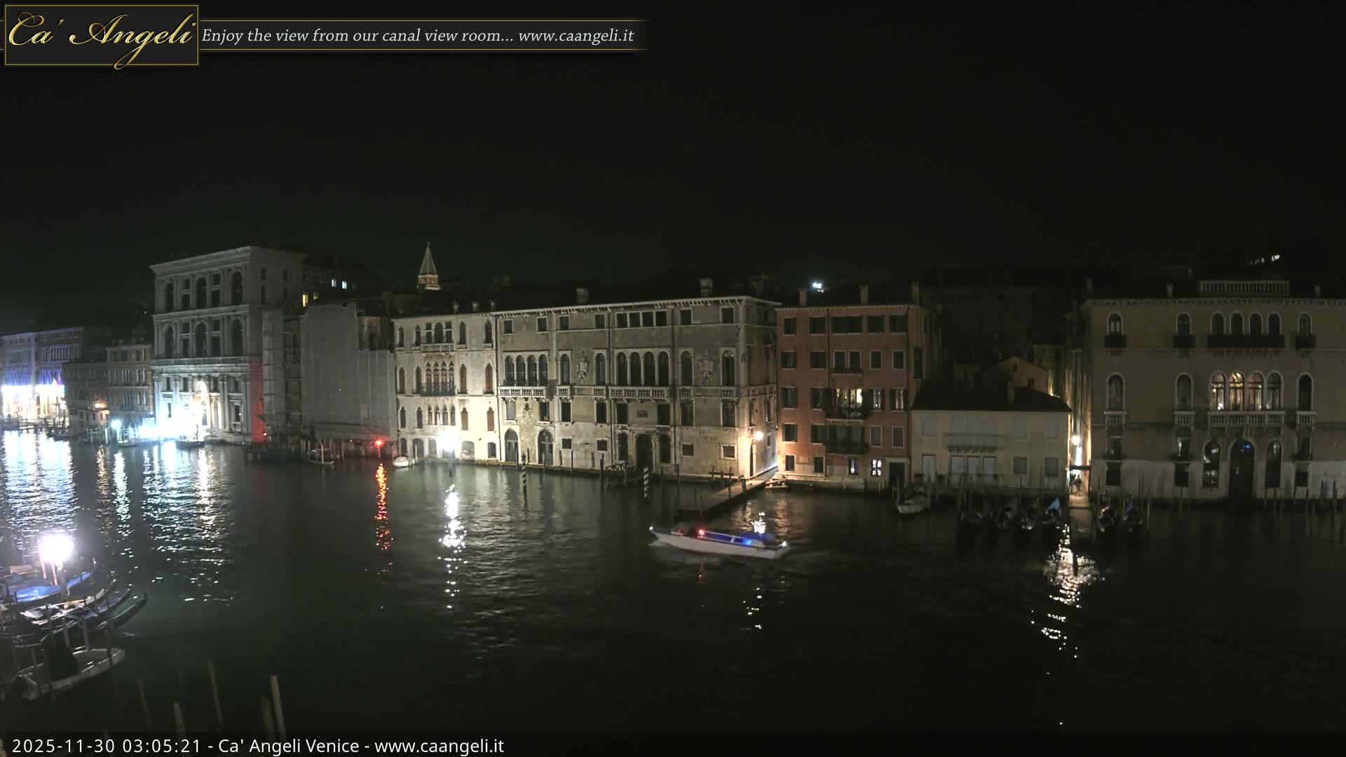 Venice Boats in Grand Canal Live Cam - Venice, Veneto, Italy