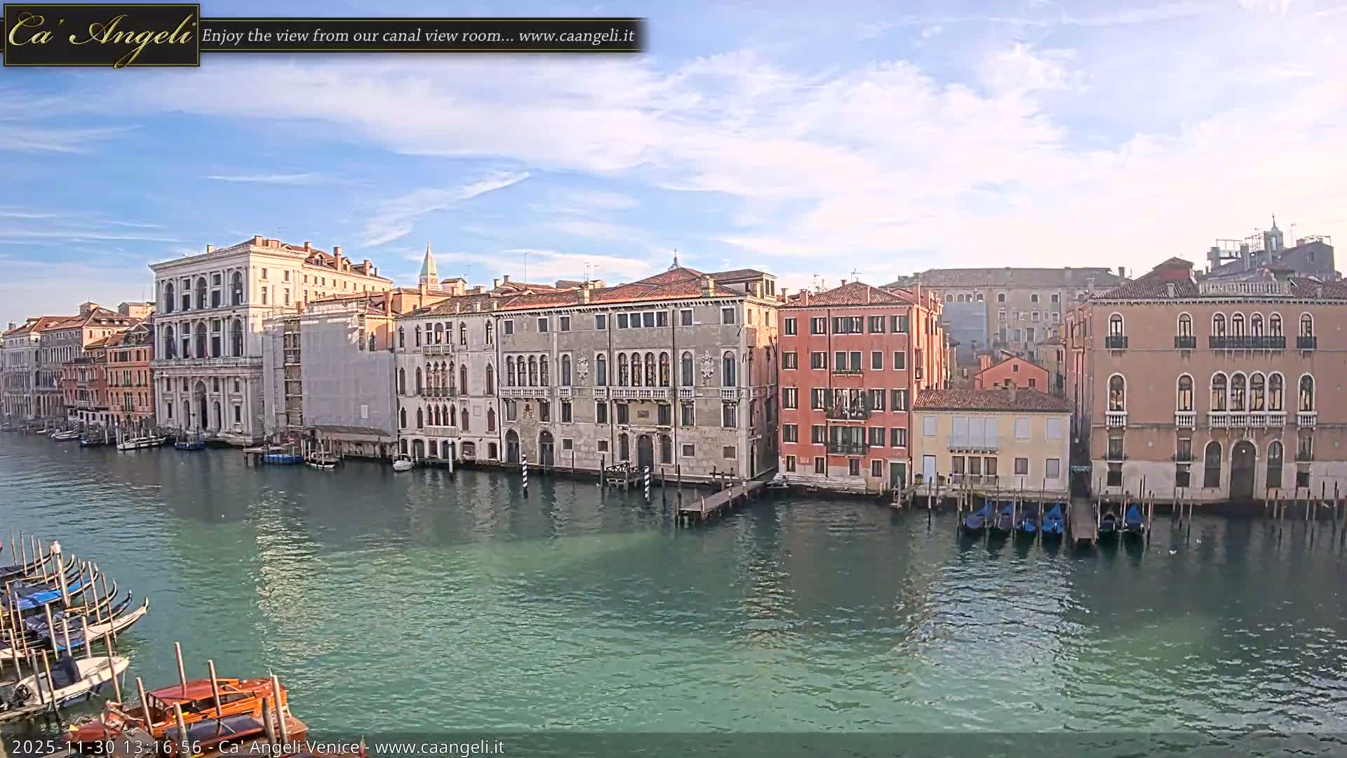 Venice Boats in Grand Canal Live Cam - Venice, Veneto, Italy