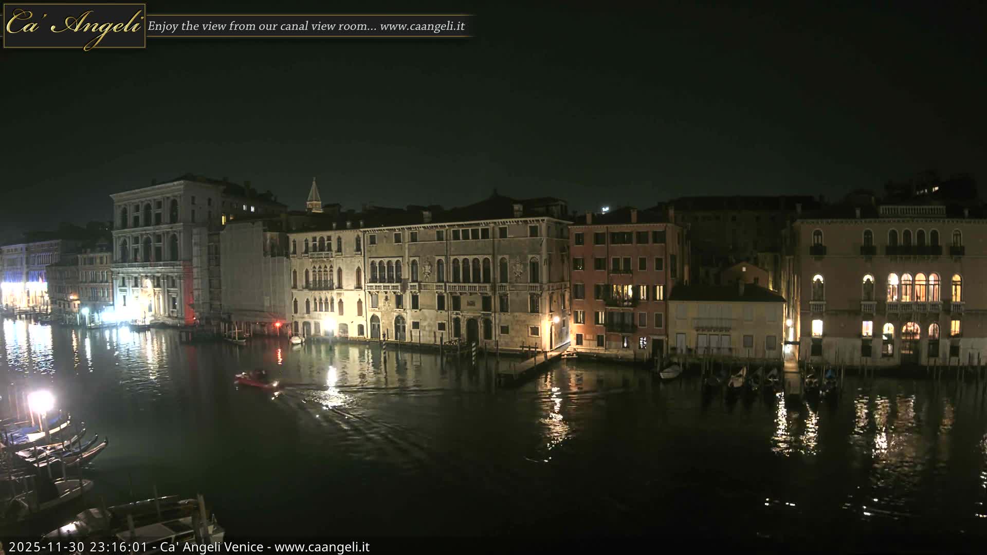 Venice Boats in Grand Canal Live Cam - Venice, Veneto, Italy
