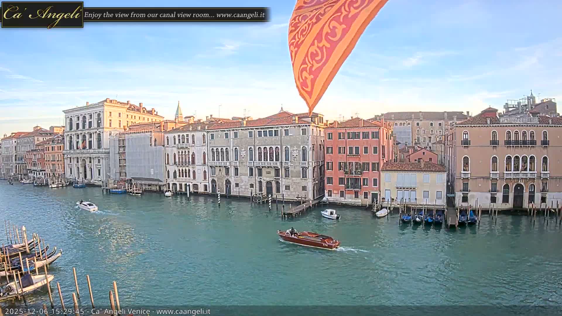 Venice Boats in Grand Canal Live Cam - Venice, Veneto, Italy