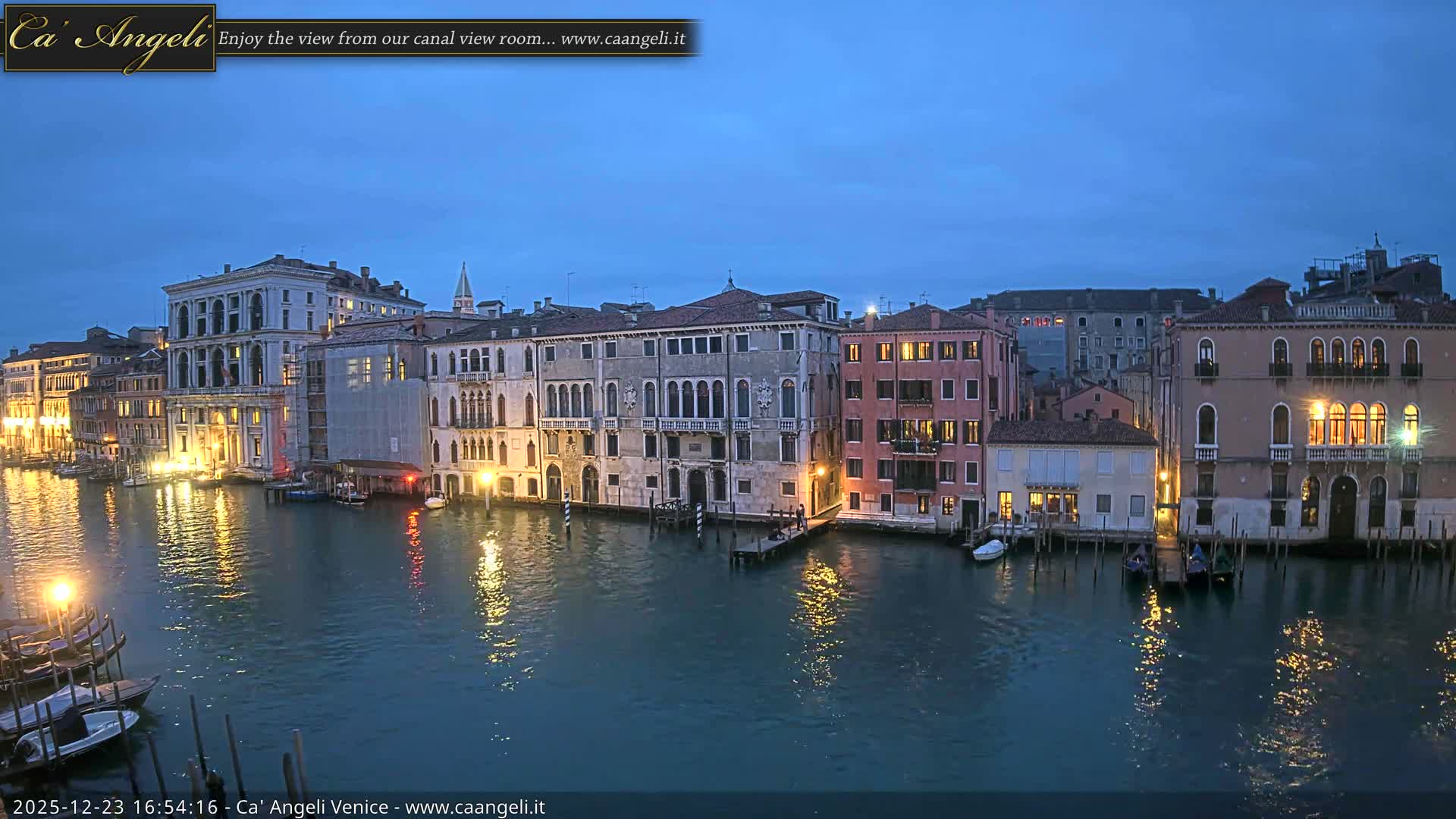 Venice Boats in Grand Canal Live Cam - Venice, Veneto, Italy