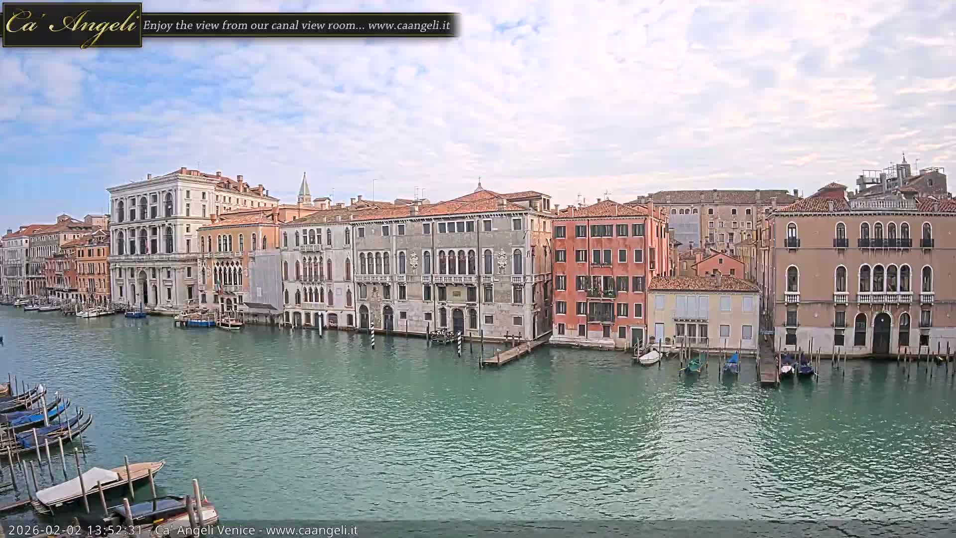 Venice Boats in Grand Canal Live Cam - Venice, Veneto, Italy