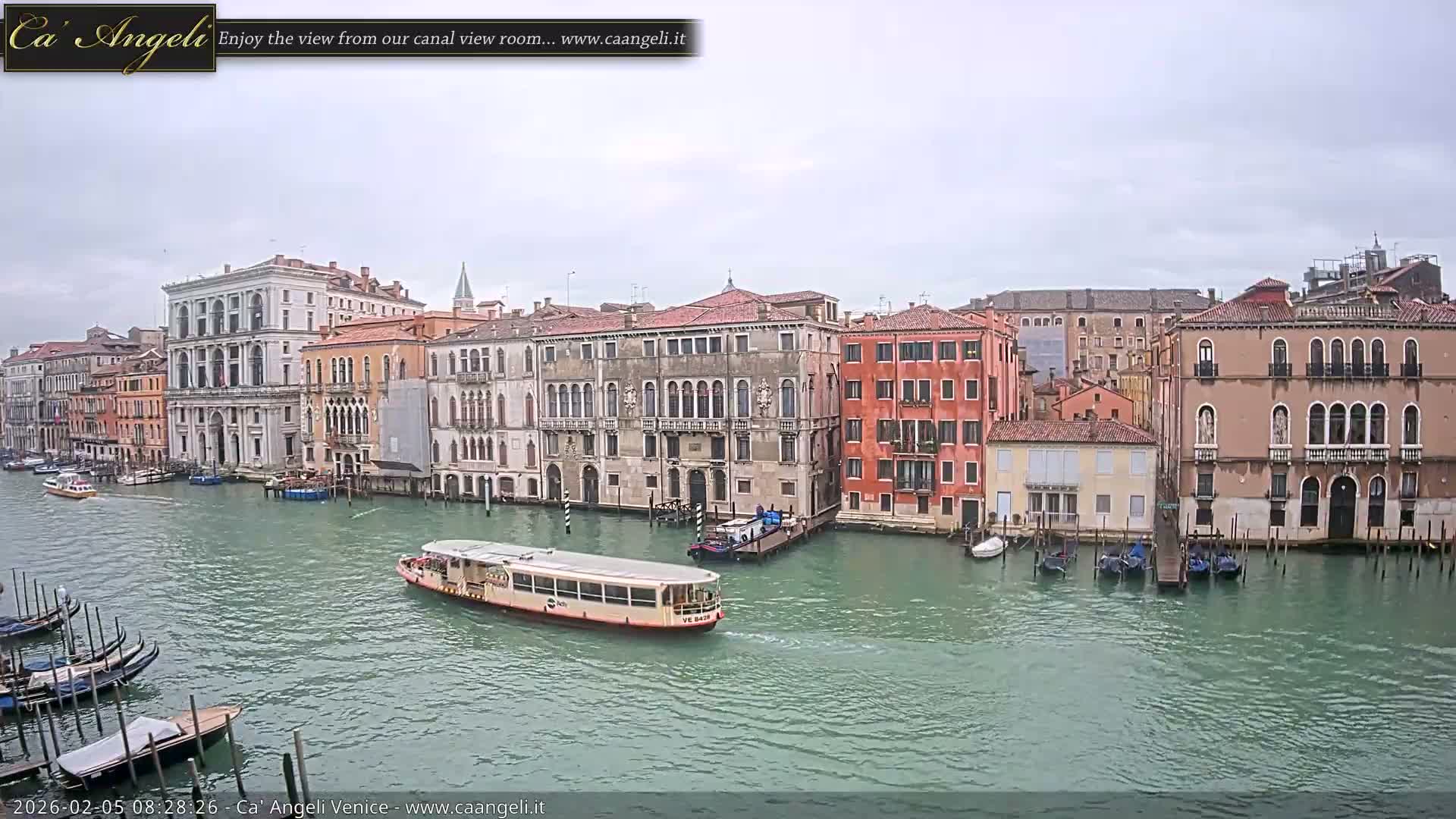 Venice Boats in Grand Canal Live Cam - Venice, Veneto, Italy