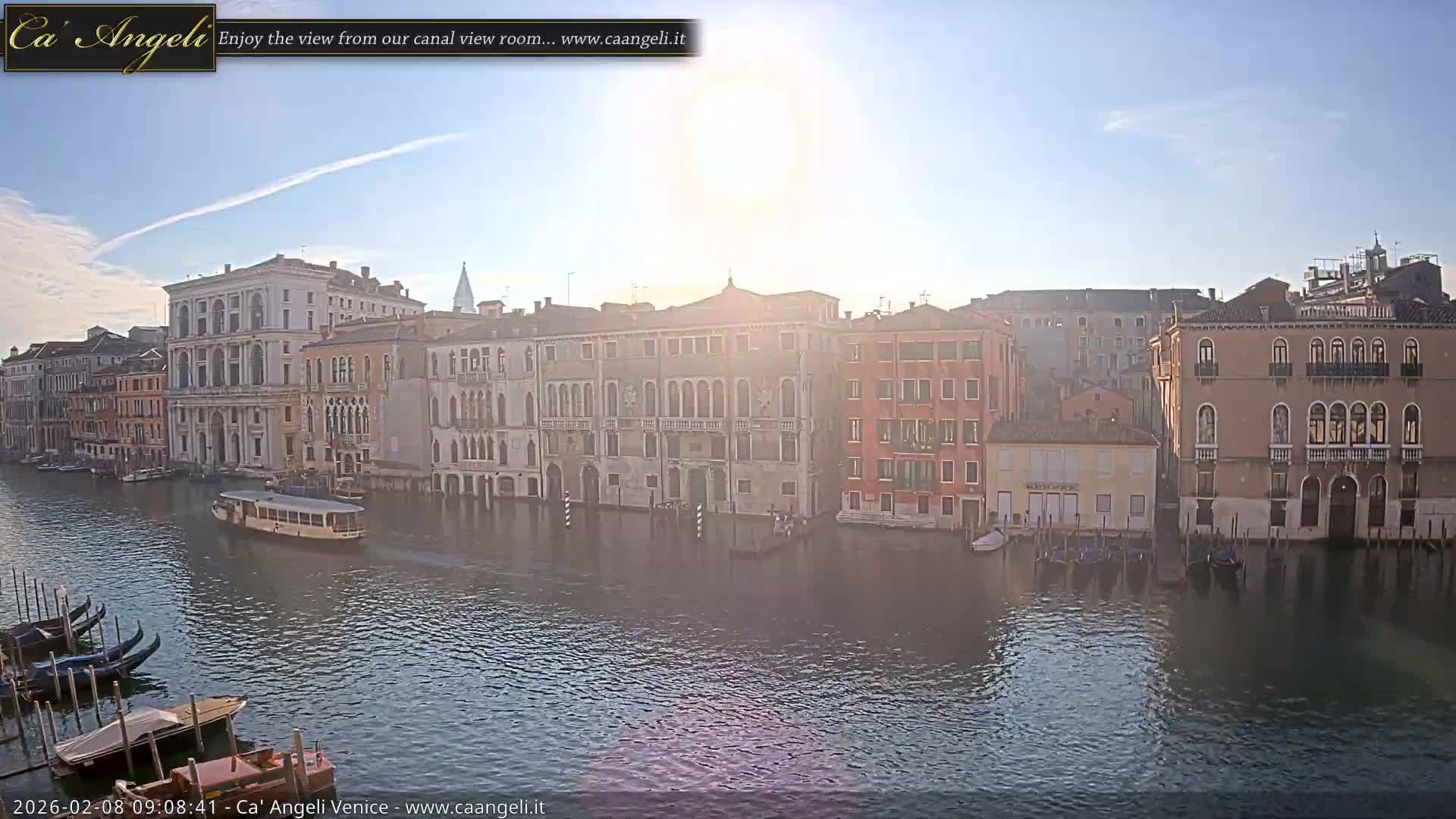 Venice Boats in Grand Canal Live Cam - Venice, Veneto, Italy
