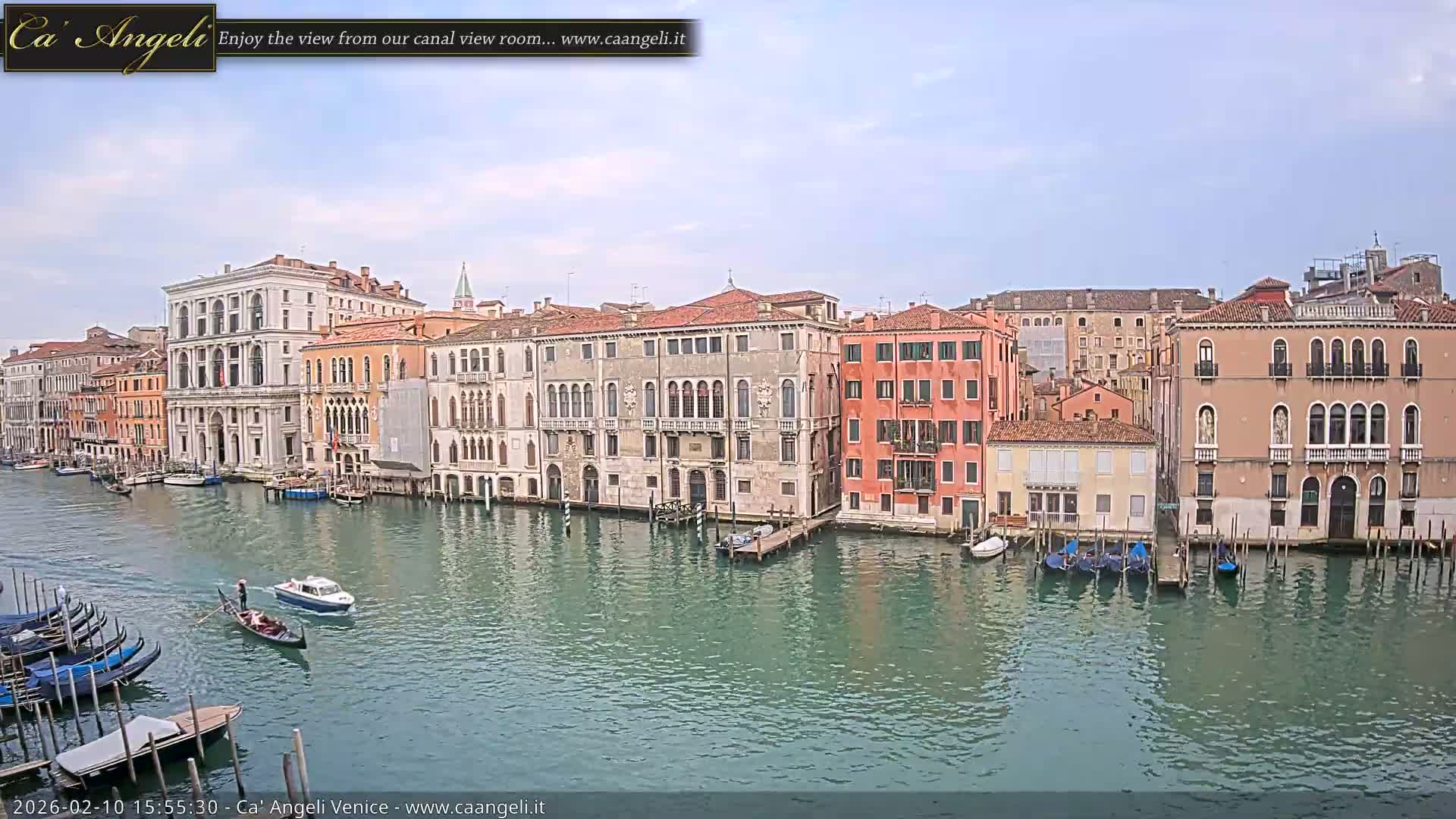 Venice Boats in Grand Canal Live Cam - Venice, Veneto, Italy