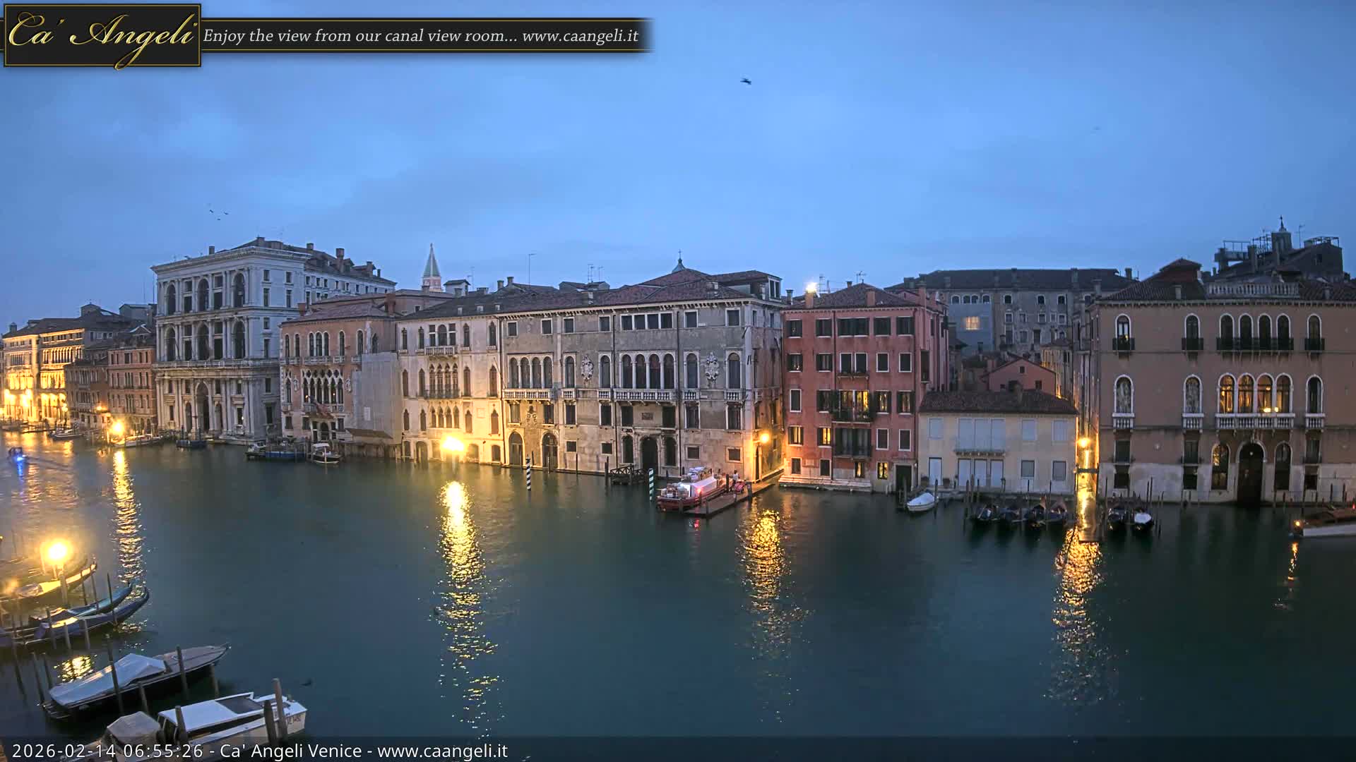 Venice Boats in Grand Canal Live Cam - Venice, Veneto, Italy