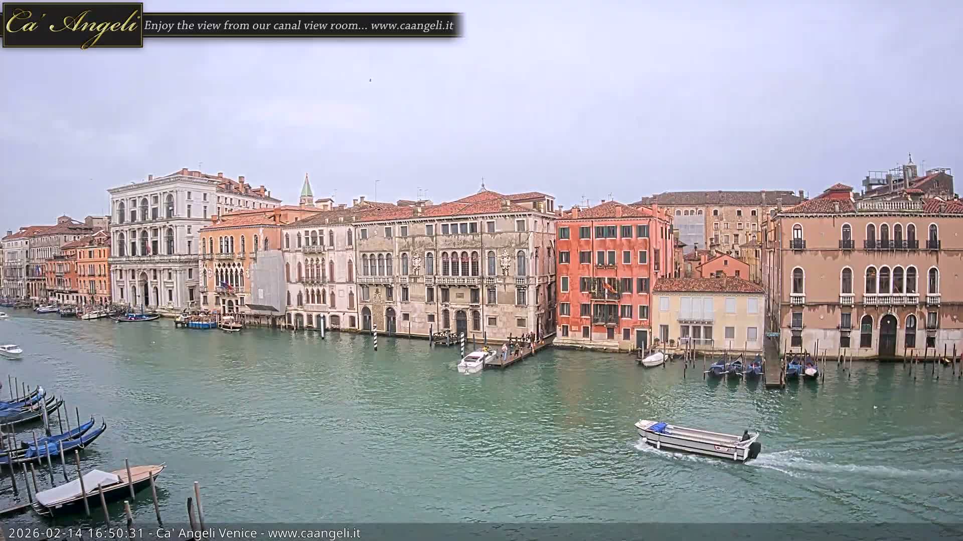 Venice Boats in Grand Canal Live Cam - Venice, Veneto, Italy