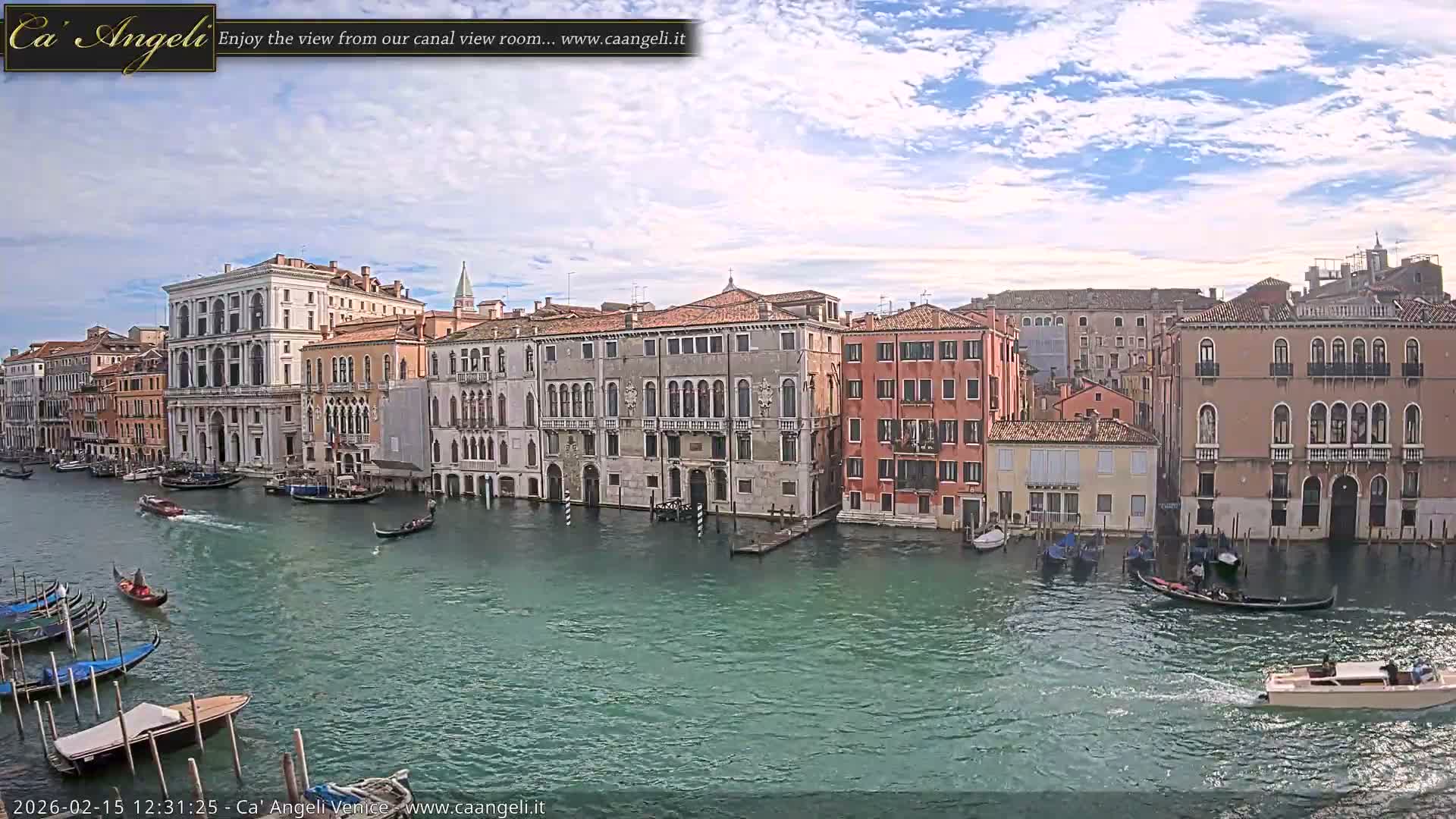 Venice Boats in Grand Canal Live Cam - Venice, Veneto, Italy