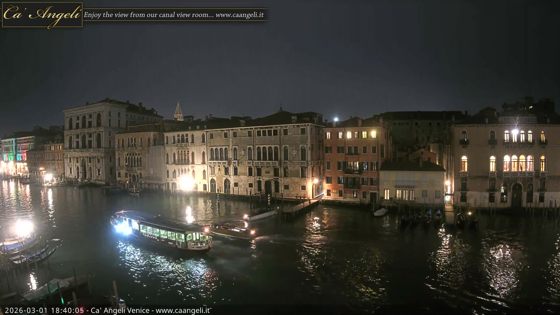 Venice Boats in Grand Canal Live Cam - Venice, Veneto, Italy