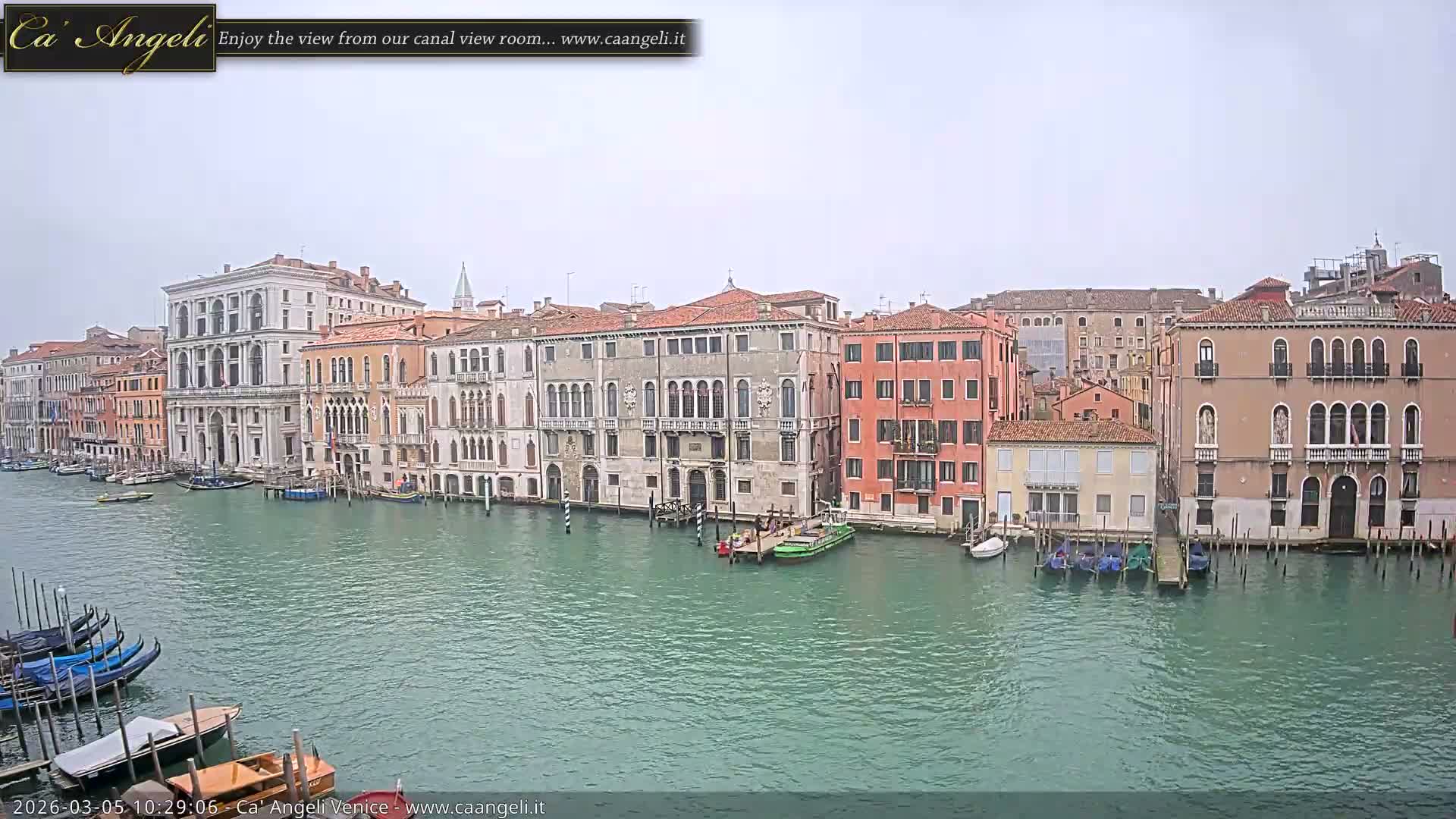 Venice Boats in Grand Canal Live Cam - Venice, Veneto, Italy