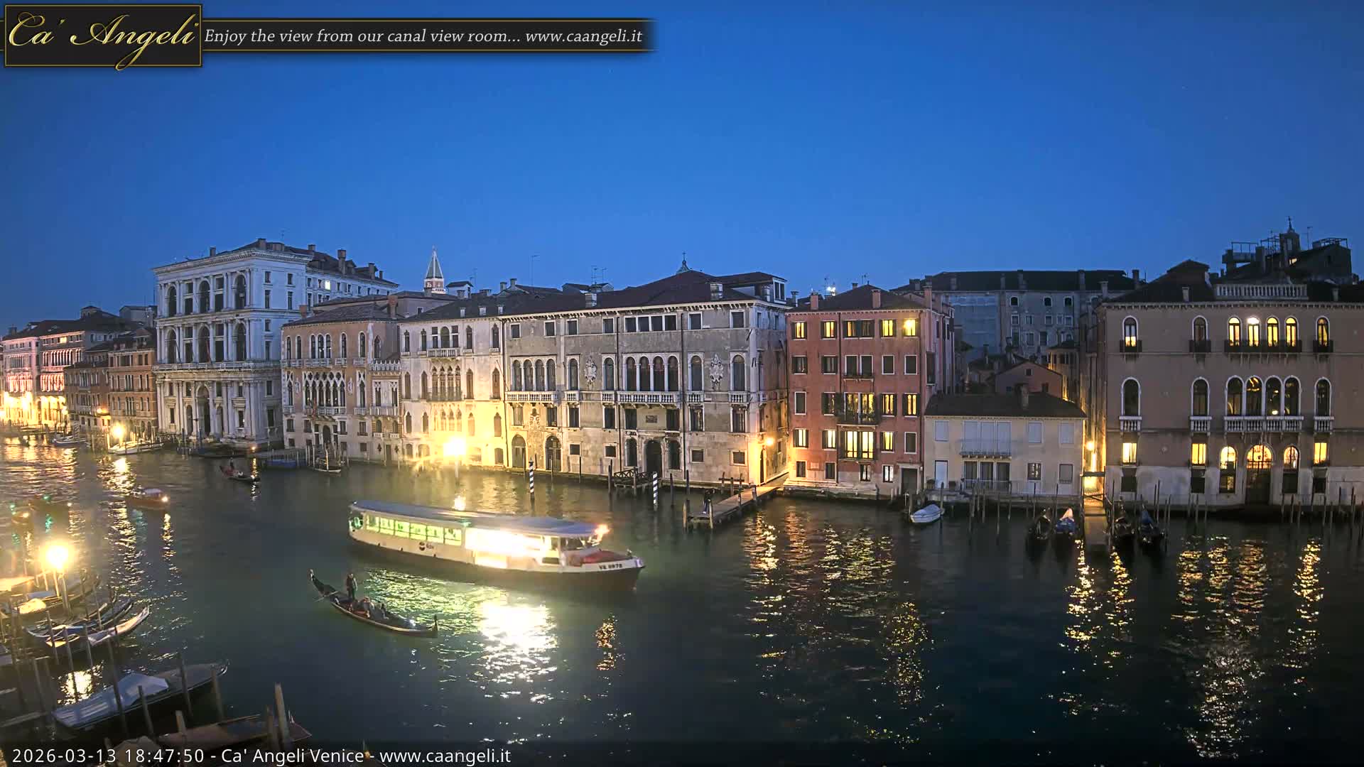 Venice Boats in Grand Canal Live Cam - Venice, Veneto, Italy