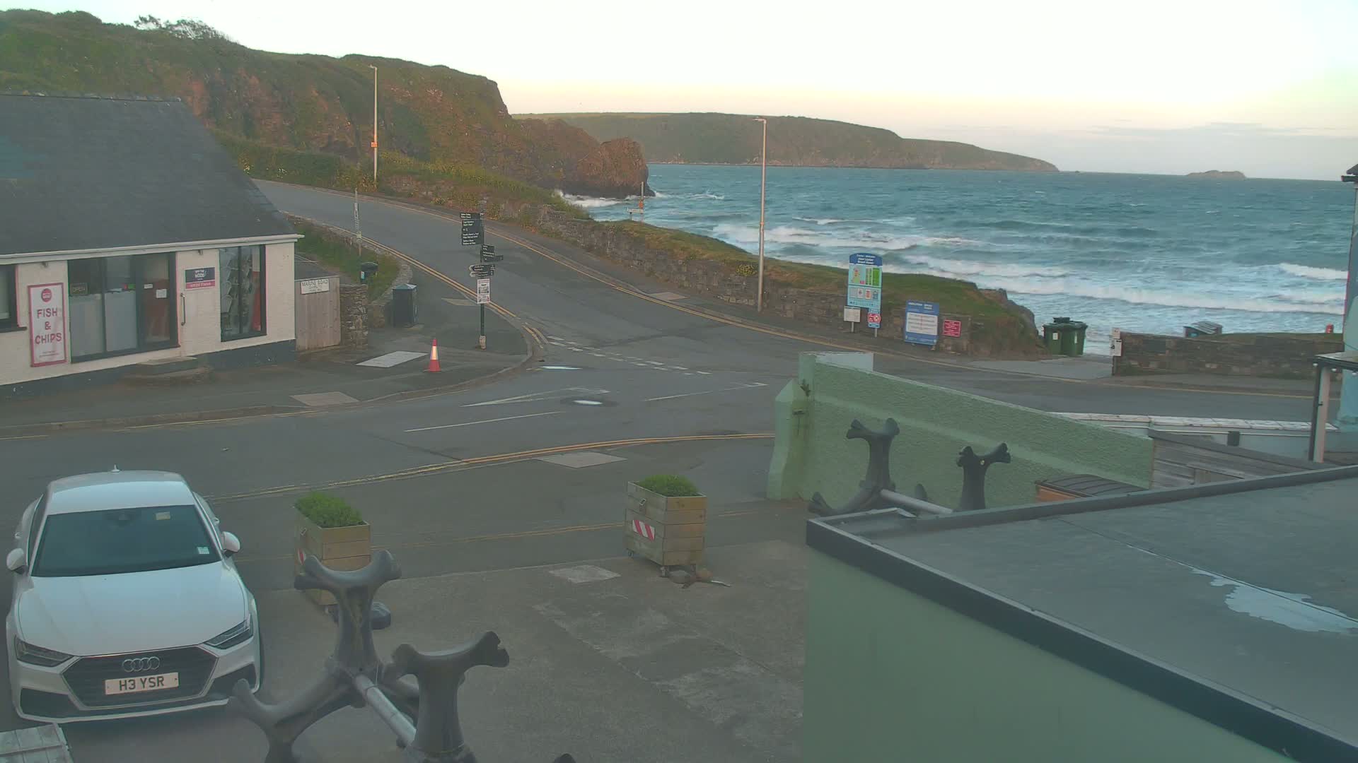 Broad Haven, Beach West View Live Cam - The Havens, Pembrokeshire, Dyfed, Wales, United Kingdom