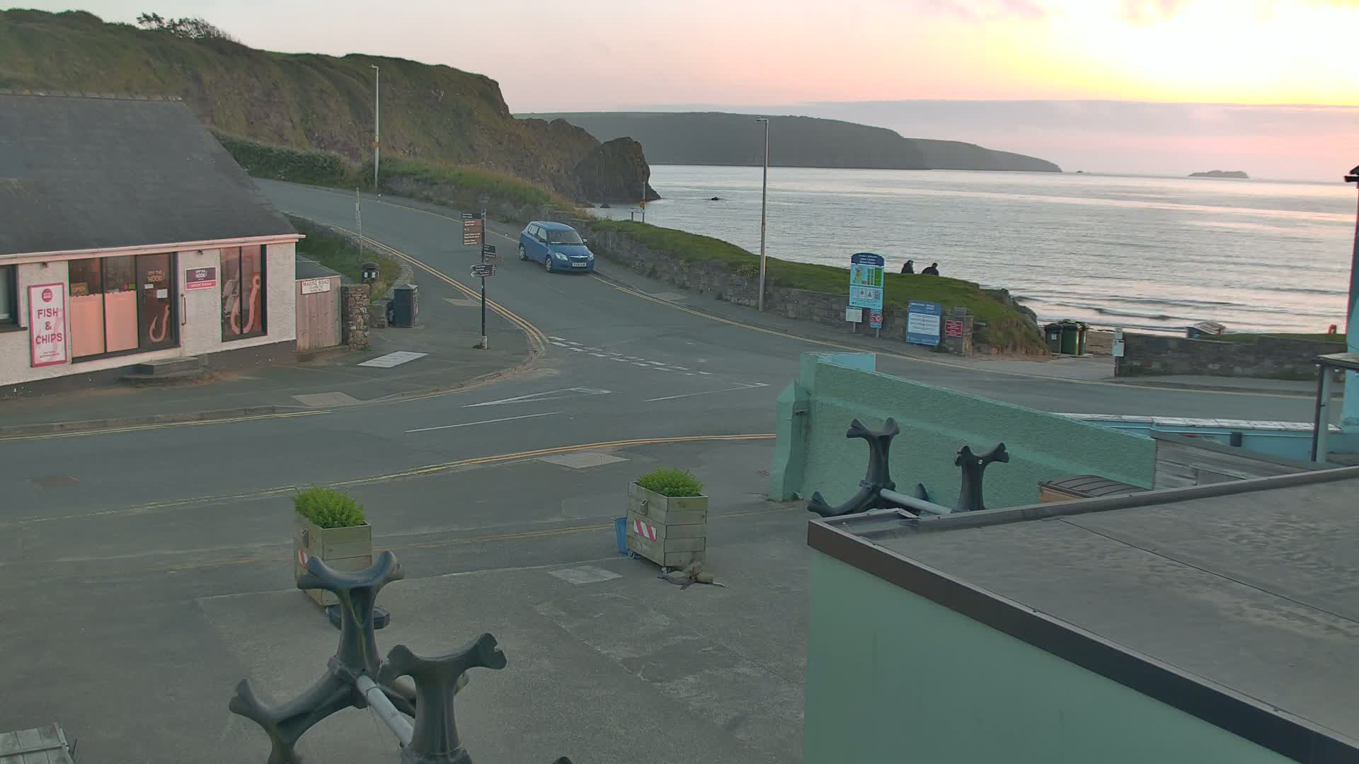 Broad Haven, Beach West View Live Cam - The Havens, Pembrokeshire, Dyfed, Wales, United Kingdom