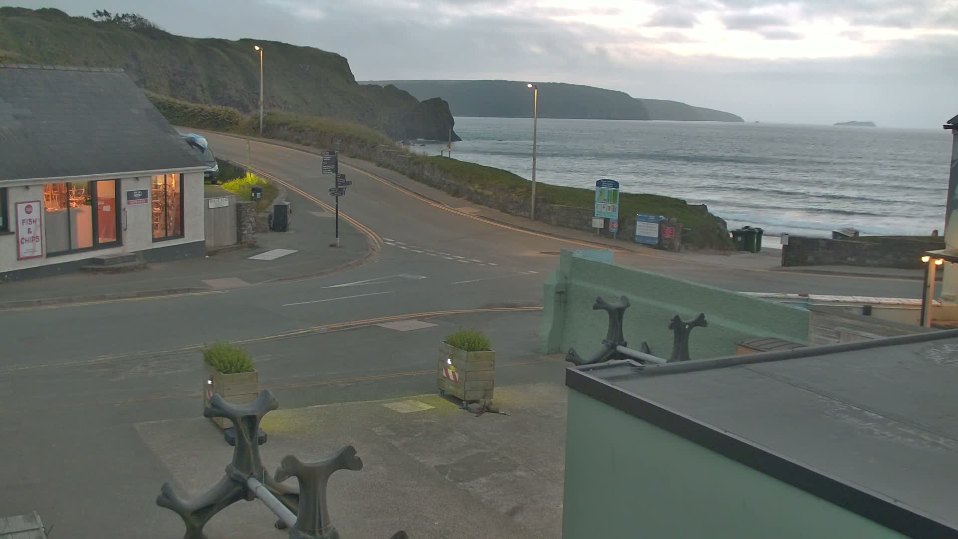 Broad Haven, Beach West View Live Cam - The Havens, Pembrokeshire, Dyfed, Wales, United Kingdom