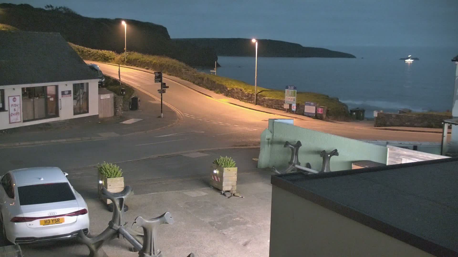 Broad Haven, Beach West View Live Cam - The Havens, Pembrokeshire, Dyfed, Wales, United Kingdom