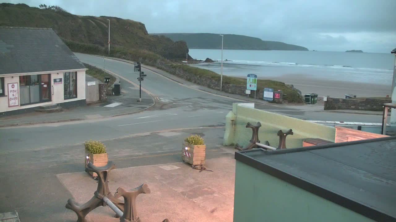 Broad Haven, Beach West View Live Cam - The Havens, Pembrokeshire, Dyfed, Wales, United Kingdom