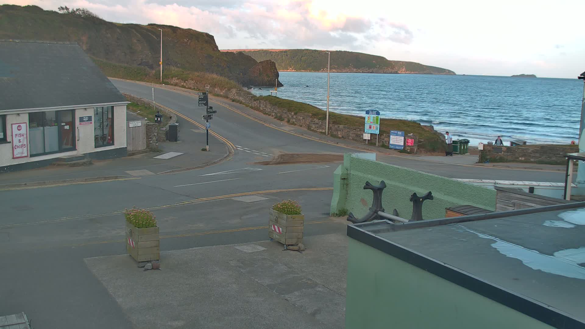 Broad Haven, Beach West View Live Cam - The Havens, Pembrokeshire, Dyfed, Wales, United Kingdom