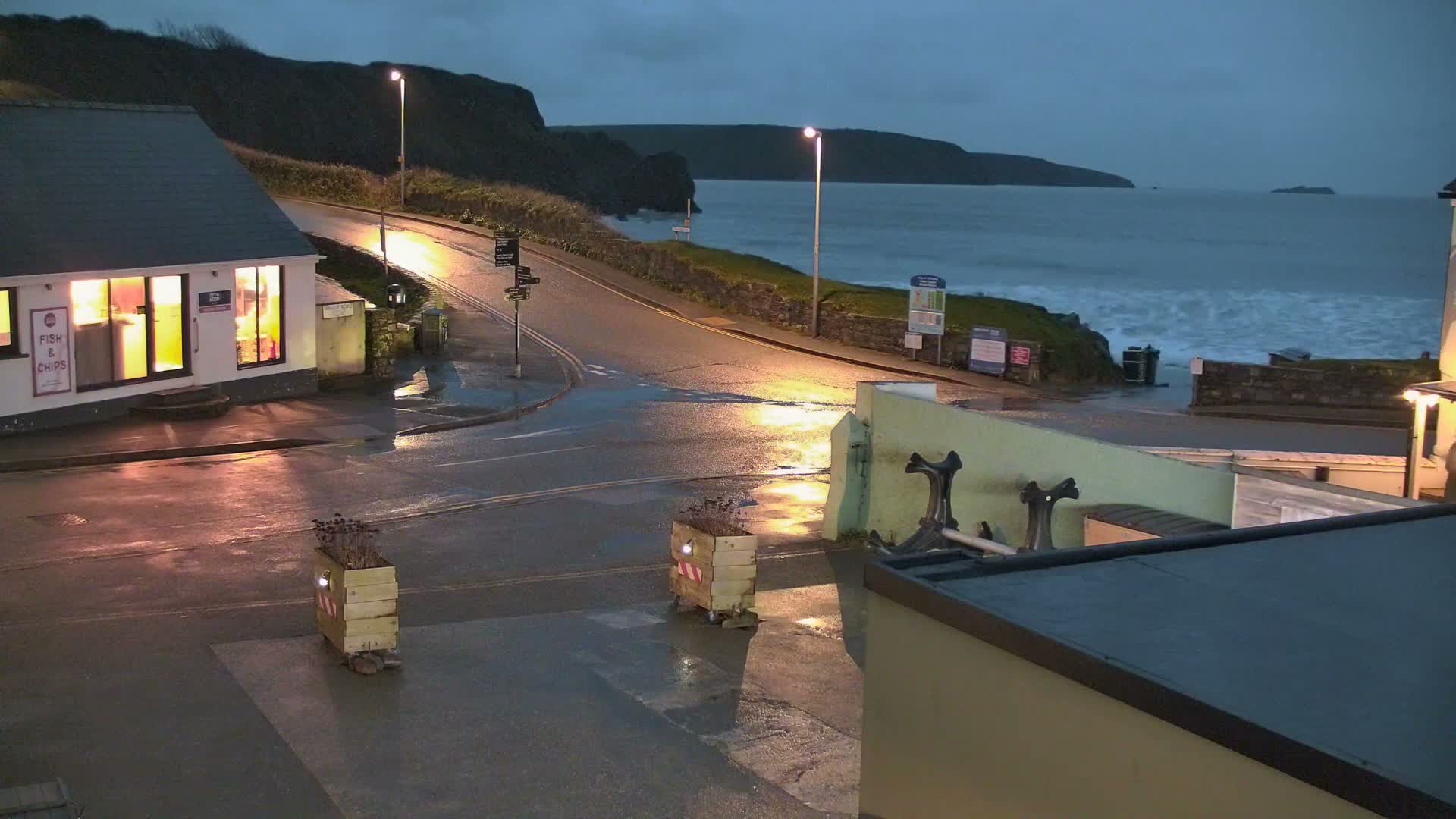 Broad Haven, Beach West View Live Cam - The Havens, Pembrokeshire, Dyfed, Wales, United Kingdom