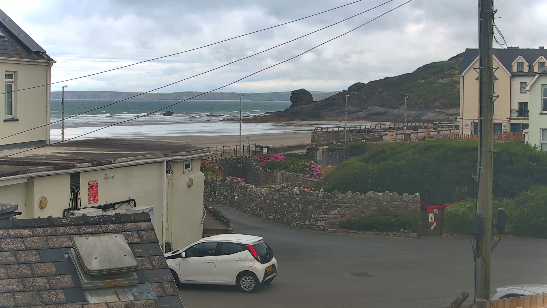 Broad Haven, Beach East View Live Cam - The Havens, Pembrokeshire, Dyfed, Wales, United Kingdom