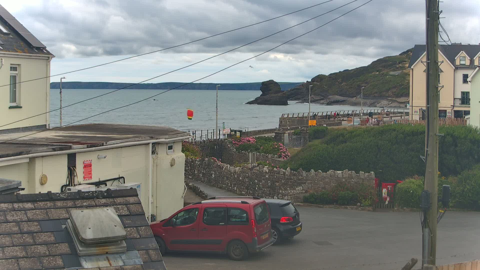 Broad Haven, Beach East View Live Cam - The Havens, Pembrokeshire, Dyfed, Wales, United Kingdom