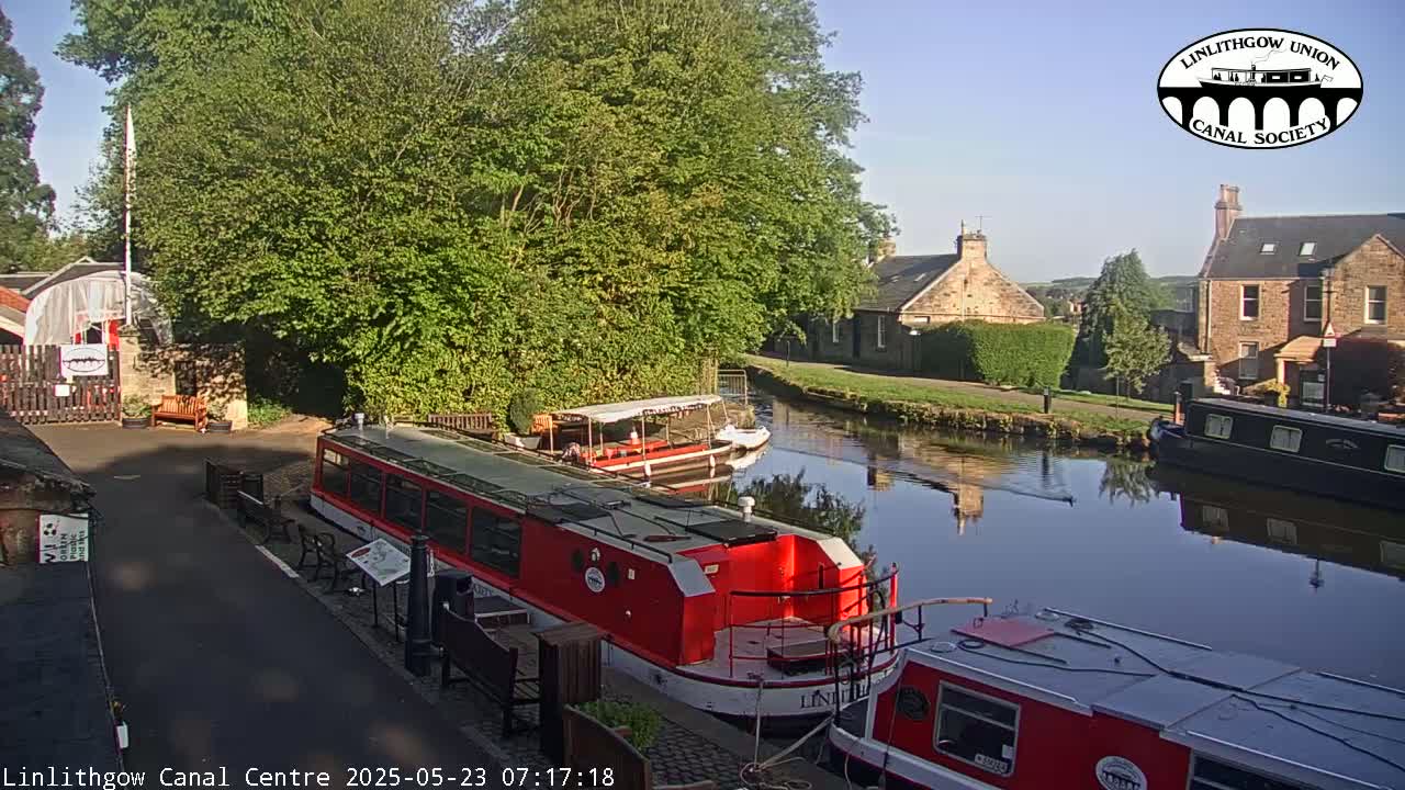 Linlithgow Union Canal Centre Live Cam - Linlithgow, West Lothian, Scotland, United Kingdom