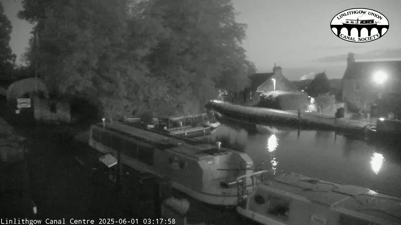 Linlithgow Union Canal Centre Live Cam - Linlithgow, West Lothian, Scotland, United Kingdom