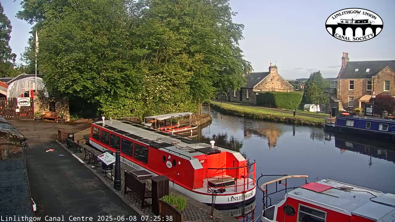 Linlithgow Union Canal Centre Live Cam - Linlithgow, West Lothian, Scotland, United Kingdom