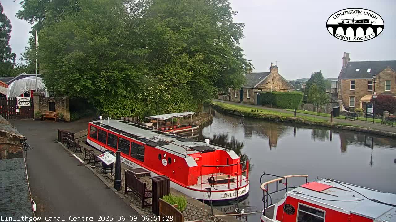 Linlithgow Union Canal Centre Live Cam - Linlithgow, West Lothian, Scotland, United Kingdom