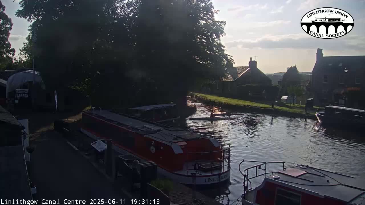 Linlithgow Union Canal Centre Live Cam - Linlithgow, West Lothian, Scotland, United Kingdom