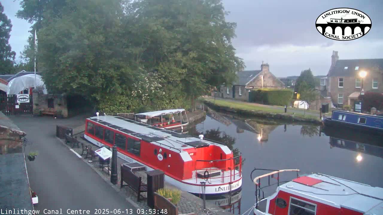 Linlithgow Union Canal Centre Live Cam - Linlithgow, West Lothian, Scotland, United Kingdom