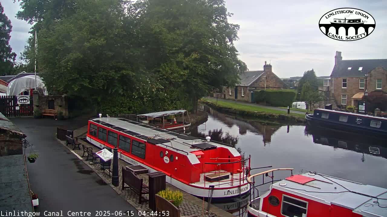 Linlithgow Union Canal Centre Live Cam - Linlithgow, West Lothian, Scotland, United Kingdom