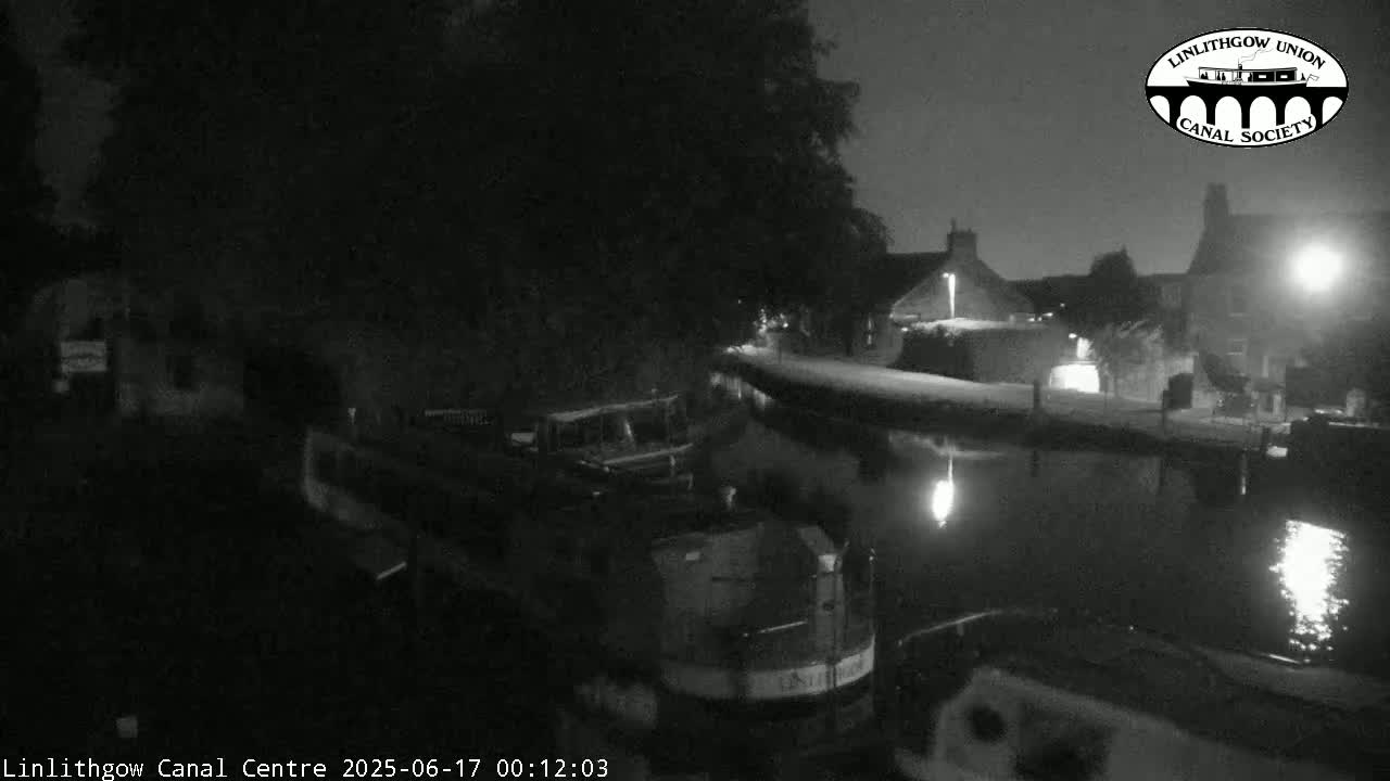 Linlithgow Union Canal Centre Live Cam - Linlithgow, West Lothian, Scotland, United Kingdom